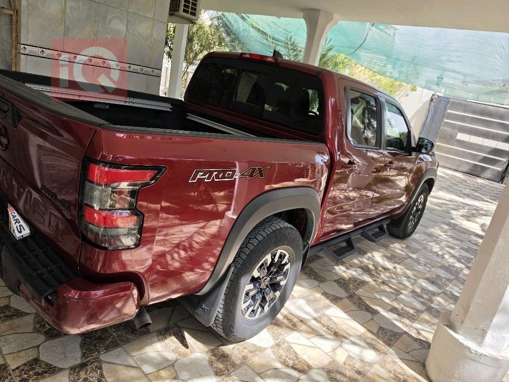 نيسان فرونتير